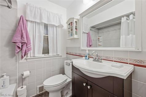 10821 Woodview Boulevard Parma Heights OH 44130