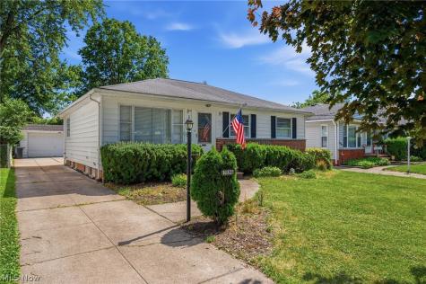 10821 Woodview Boulevard Parma Heights OH 44130