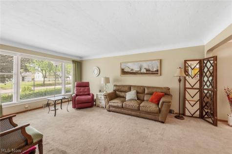 10821 Woodview Boulevard Parma Heights OH 44130