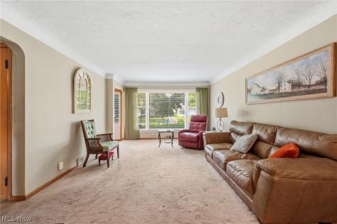 10821 Woodview Boulevard Parma Heights OH 44130