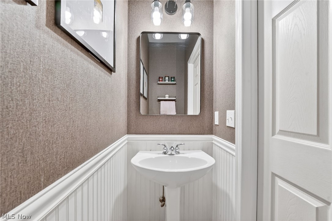 33999 Hickory Court Avon OH 44011