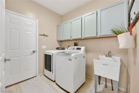 33999 Hickory Court Avon OH 44011