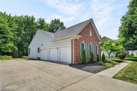 33999 Hickory Court Avon OH 44011