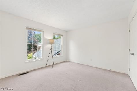 33999 Hickory Court Avon OH 44011