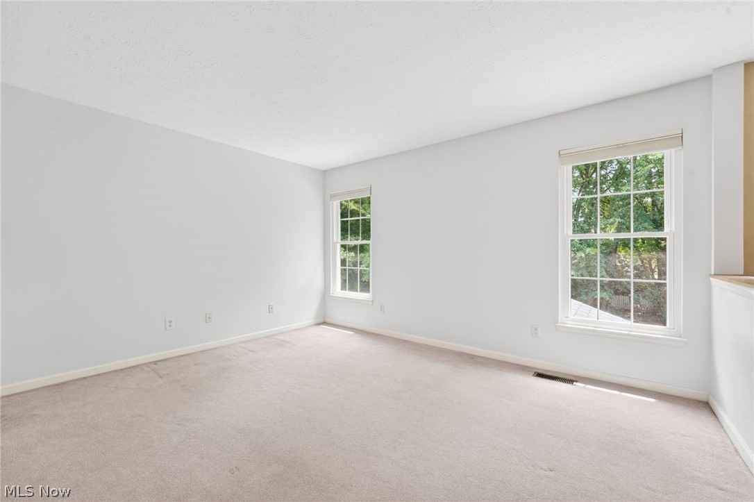 33999 Hickory Court Avon OH 44011