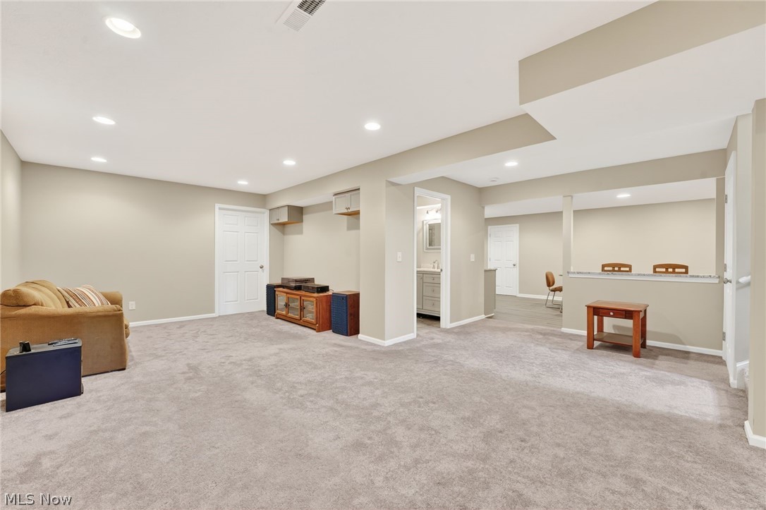 33999 Hickory Court Avon OH 44011