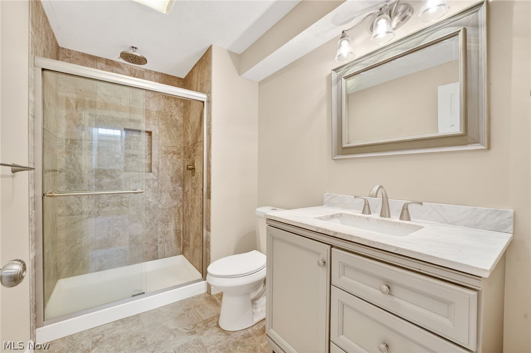 33999 Hickory Court Avon OH 44011