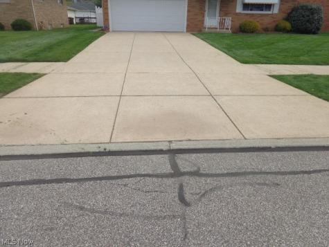 6195 Jamestown Drive Parma OH 44134