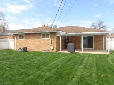 6195 Jamestown Drive Parma OH 44134