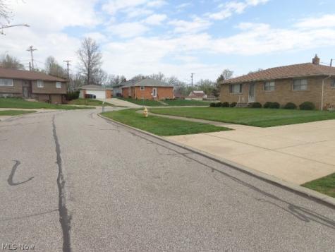 6195 Jamestown Drive Parma OH 44134