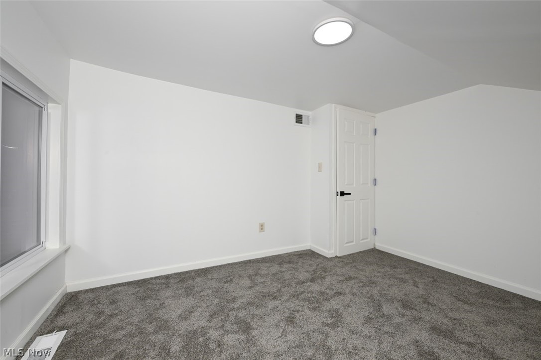 9 Dravis Street Youngstown OH 44515