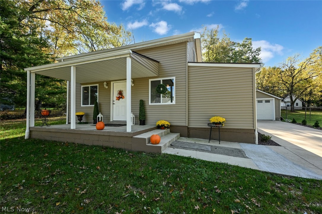 9 Dravis Street Youngstown OH 44515