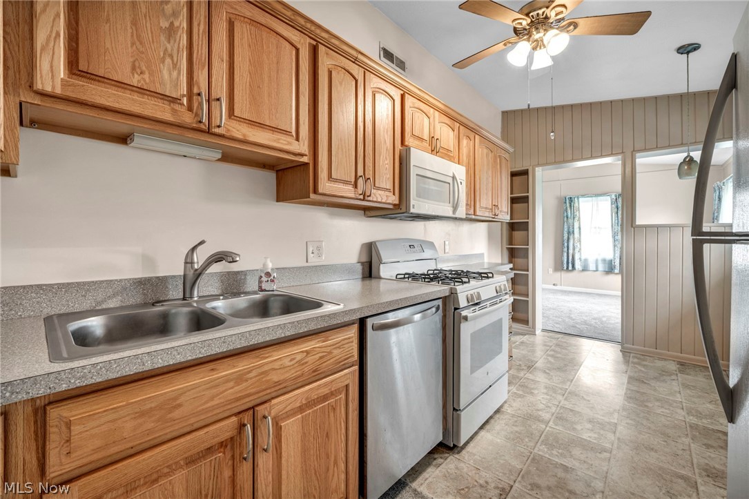 160 Boston Avenue Elyria OH 44035