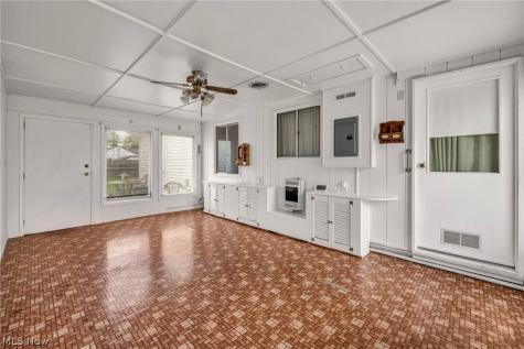 160 Boston Avenue Elyria OH 44035