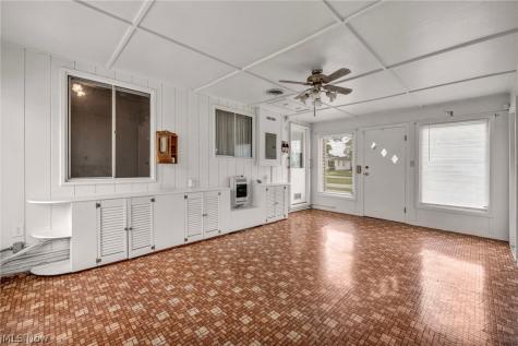 160 Boston Avenue Elyria OH 44035