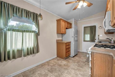 160 Boston Avenue Elyria OH 44035