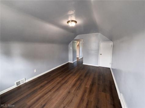 6437 Westminster Drive Cleveland OH 44129