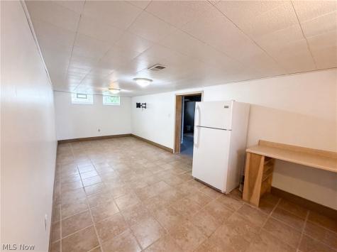 6437 Westminster Drive Cleveland OH 44129