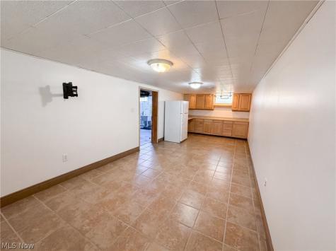 6437 Westminster Drive Cleveland OH 44129