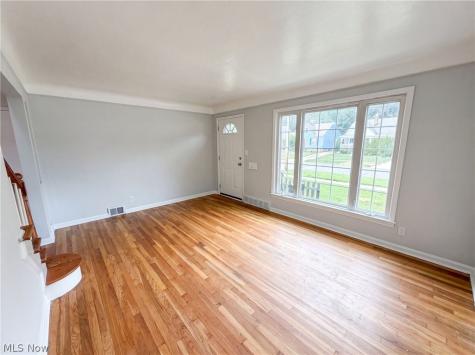 6437 Westminster Drive Cleveland OH 44129