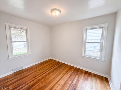 6437 Westminster Drive Cleveland OH 44129