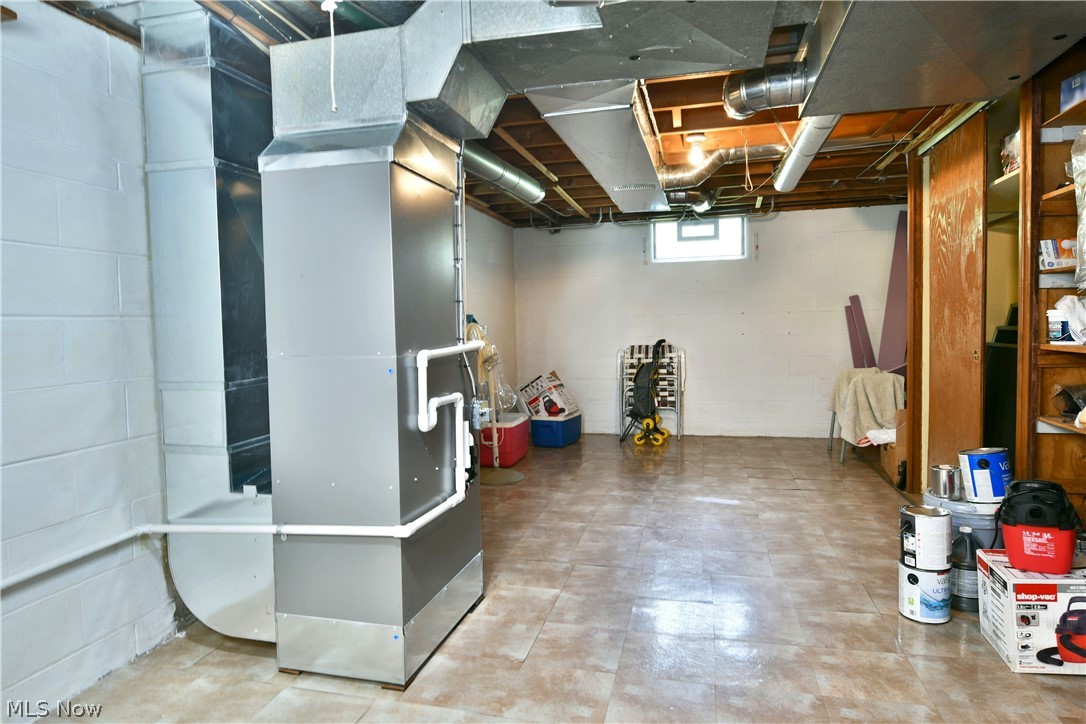 208 Broadway Avenue SE Warren OH 44484