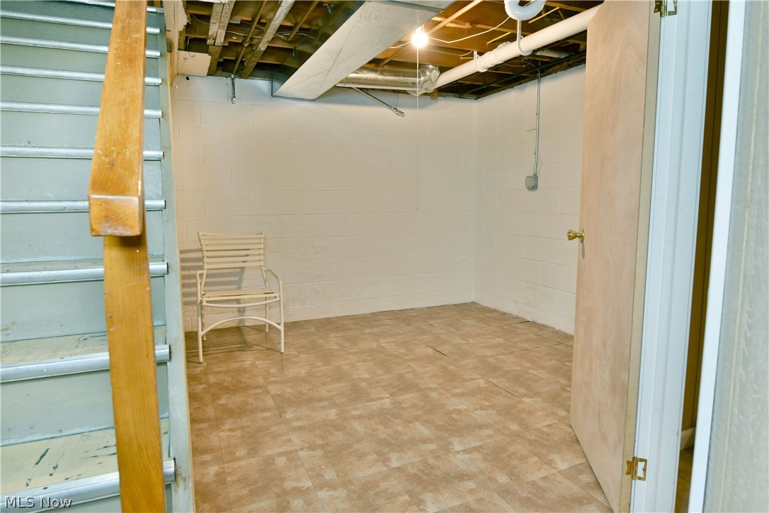 208 Broadway Avenue SE Warren OH 44484