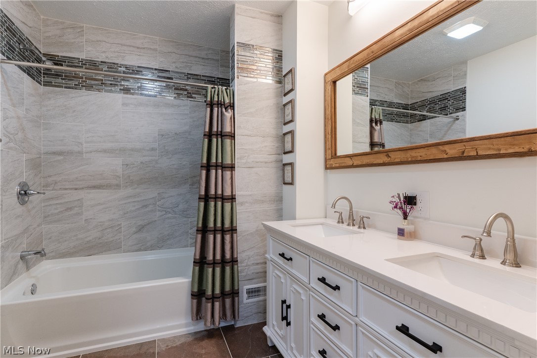 3880 Washington Park Boulevard Newburgh Heights OH 44105