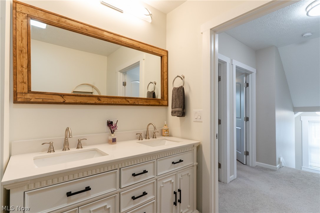 3880 Washington Park Boulevard Newburgh Heights OH 44105