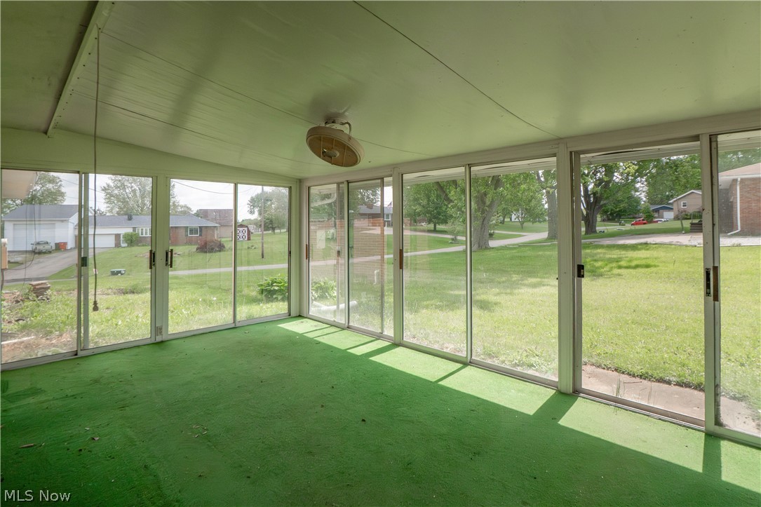 4544 Lakeknoll Street Louisville OH 44641