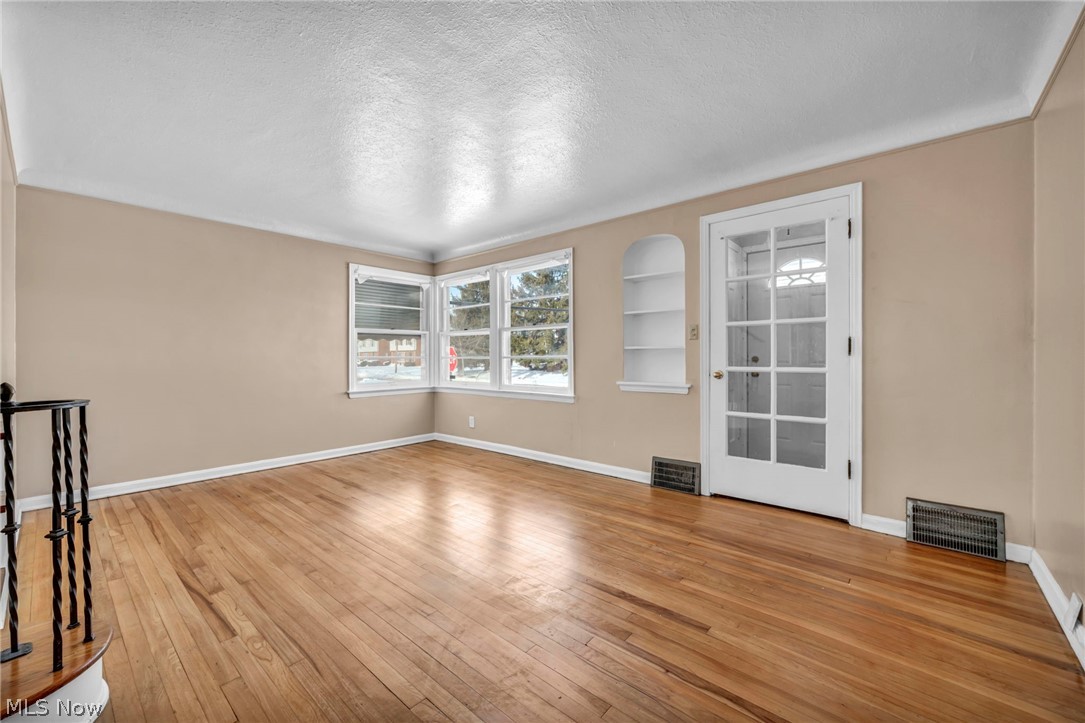 21202 Gardenview Drive Maple Heights OH 44137