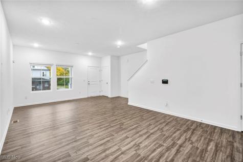 492 Douglas Street Akron OH 44307