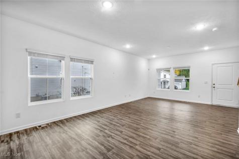 492 Douglas Street Akron OH 44307