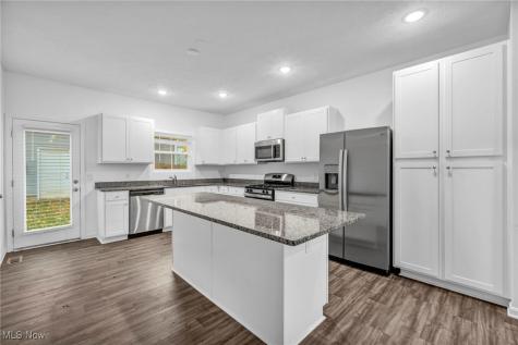 492 Douglas Street Akron OH 44307