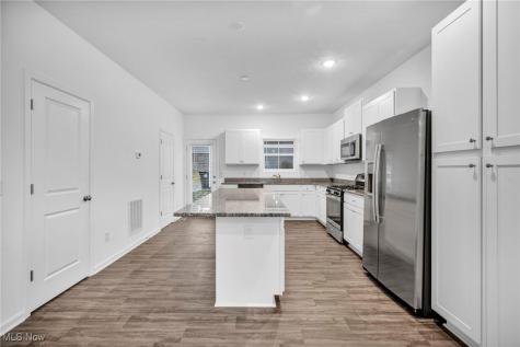 492 Douglas Street Akron OH 44307