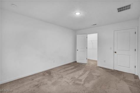 492 Douglas Street Akron OH 44307