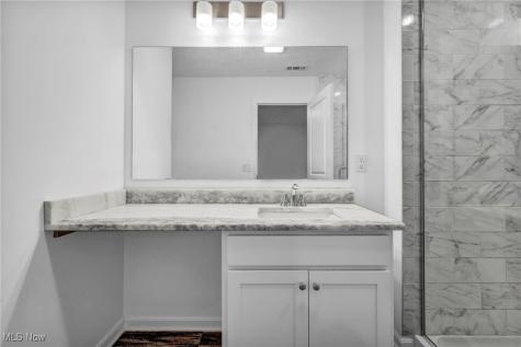492 Douglas Street Akron OH 44307