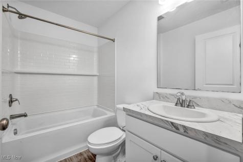 492 Douglas Street Akron OH 44307