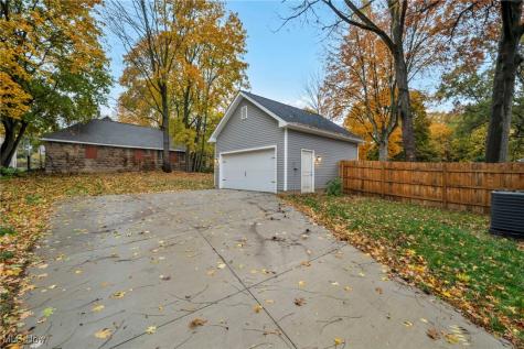 492 Douglas Street Akron OH 44307