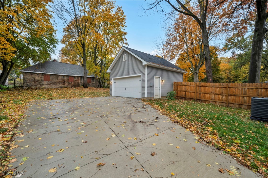 492 Douglas Street Akron OH 44307