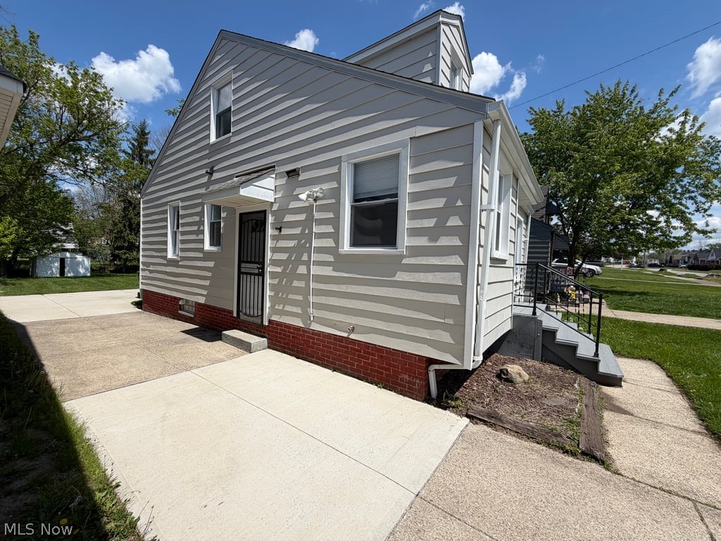 17409 Mapleboro Avenue Maple Heights OH 44137
