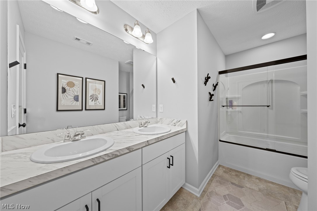 2262 Norton Place Avon OH 44011