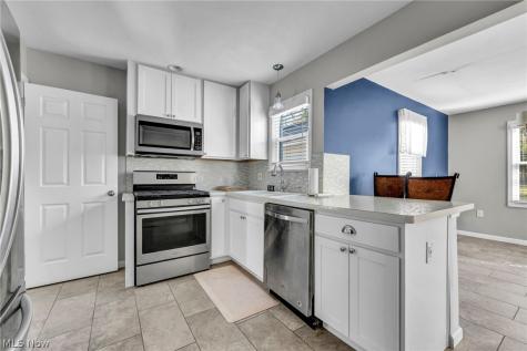 15 Edgewood Avenue Bedford OH 44146