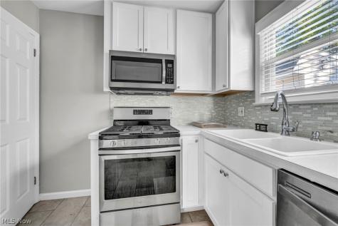 15 Edgewood Avenue Bedford OH 44146