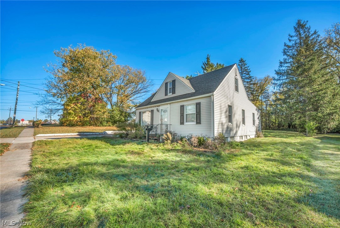 15 Edgewood Avenue Bedford OH 44146
