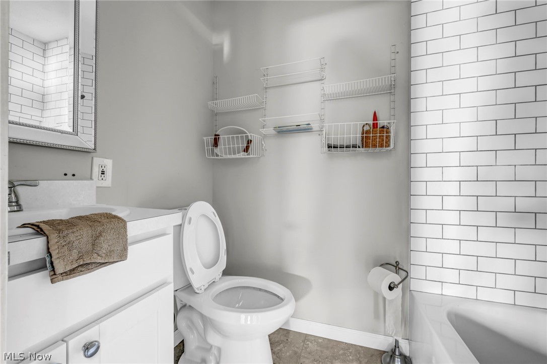 15 Edgewood Avenue Bedford OH 44146