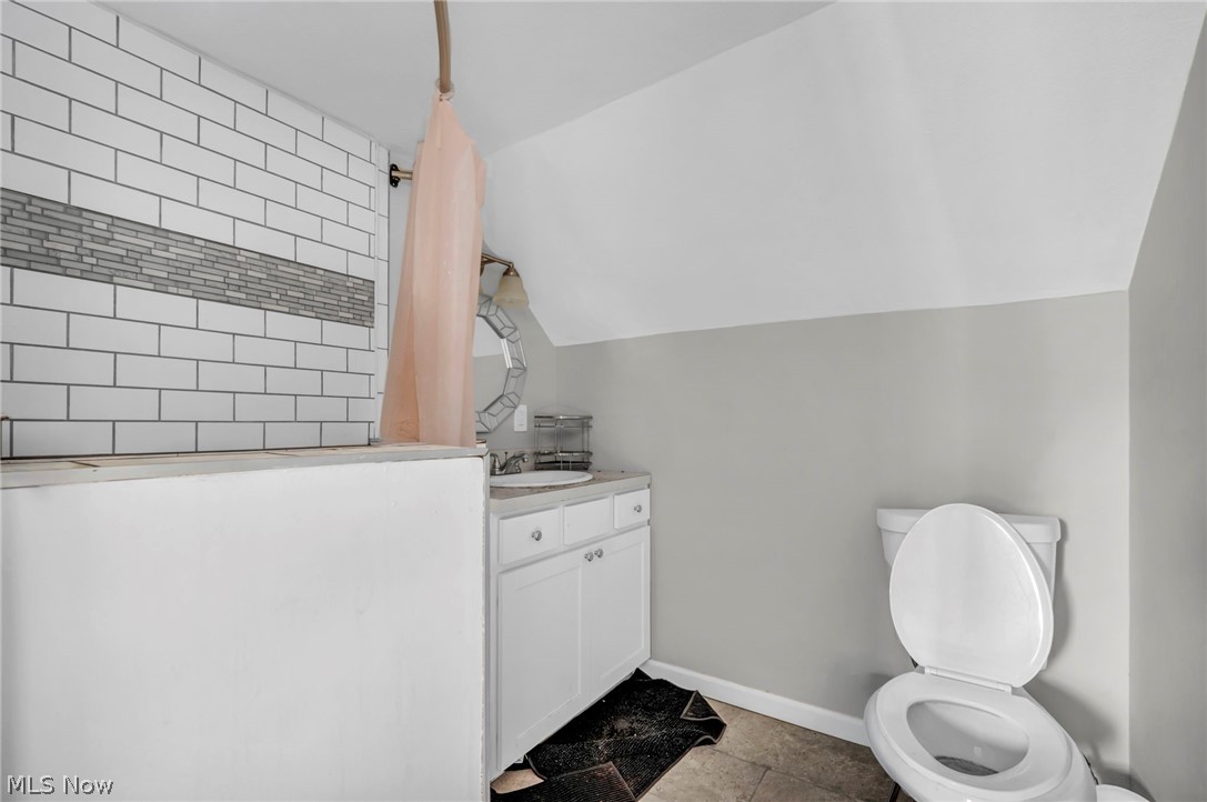 15 Edgewood Avenue Bedford OH 44146