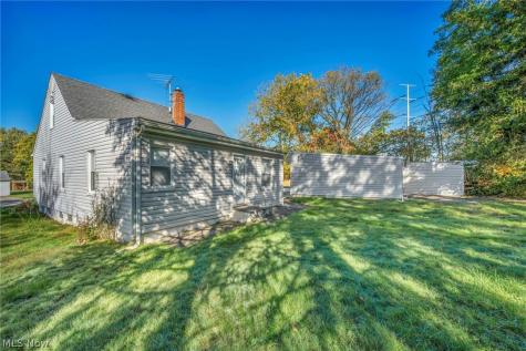 15 Edgewood Avenue Bedford OH 44146