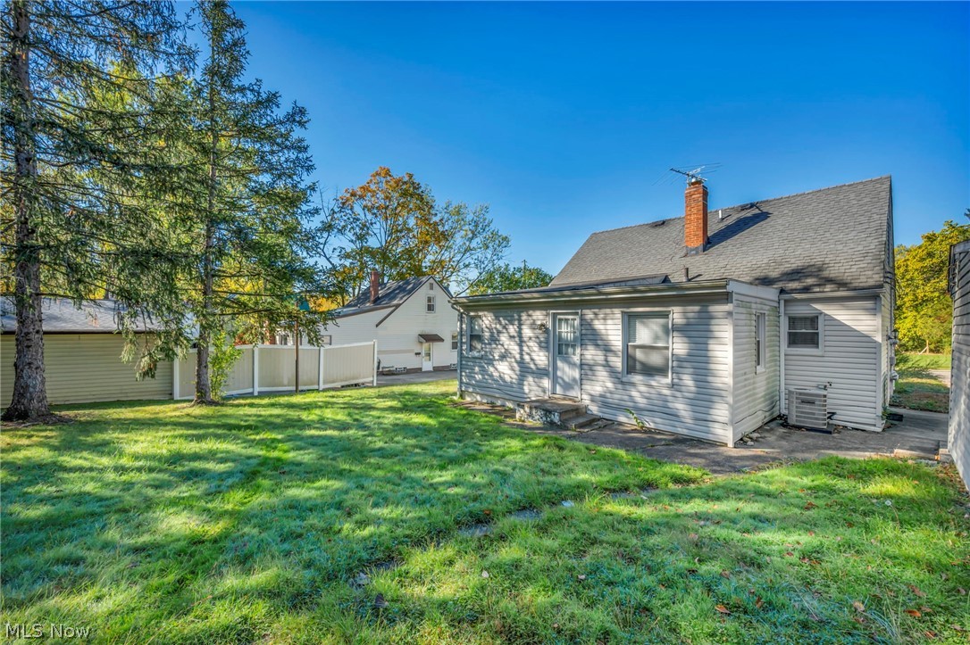 15 Edgewood Avenue Bedford OH 44146