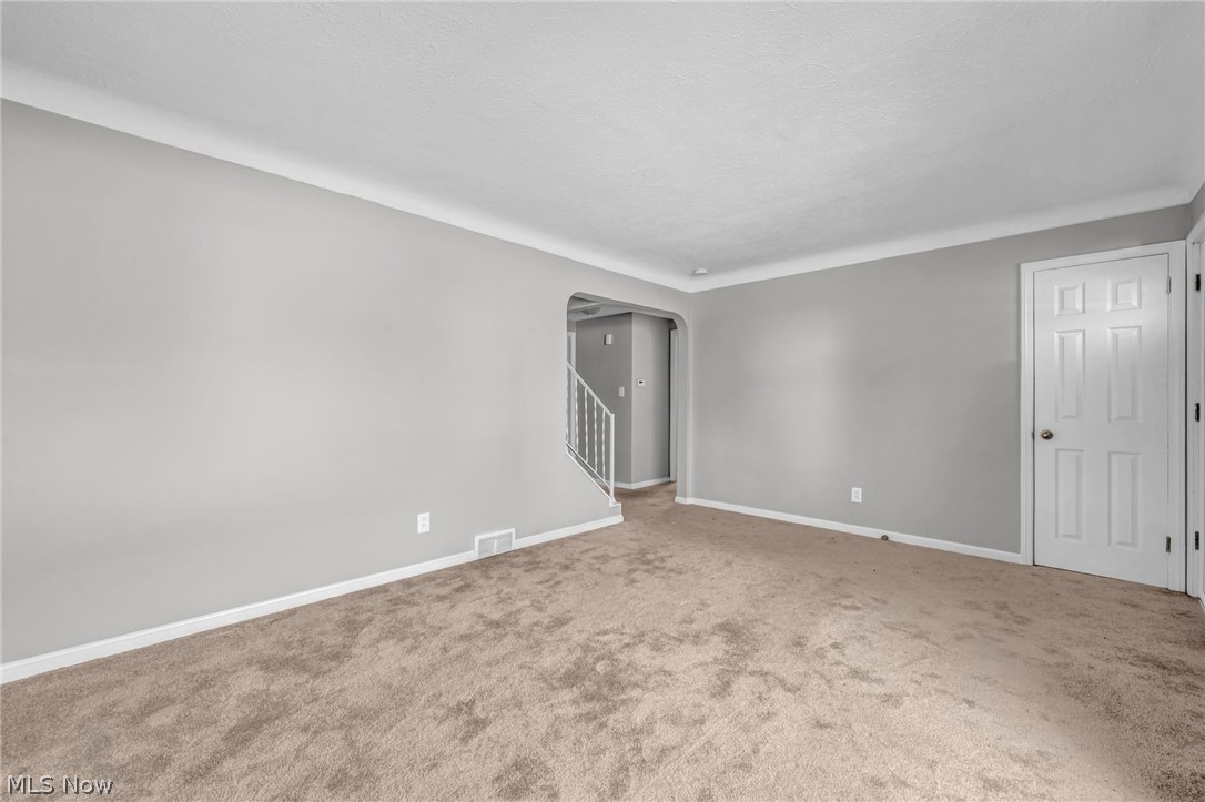 15 Edgewood Avenue Bedford OH 44146